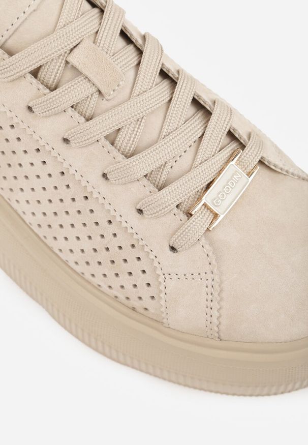 Born2be - Beżowe Skórzane Sneakersy na Platformie i Koturnie Zdobione Perforacją Penie. Okazja: na co dzień. Kolor: beżowy. Materiał: skóra. Wzór: aplikacja. Obcas: na koturnie