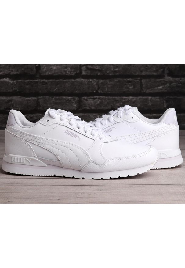 Buty męskie sportowe do chodzenia Puma ST RUNNER v3 L. Kolor: biały. Materiał: guma, tkanina, skóra. Sport: turystyka piesza