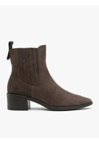 Ryłko - Brązowe sztyblety na słupku ze skóry welurowej. Okazja: na co dzień. Zapięcie: bez zapięcia. Kolor: brązowy. Szerokość cholewki: normalna. Wzór: aplikacja. Wysokość cholewki: za kostkę. Materiał: skóra, welur. Sezon: wiosna, jesień. Obcas: na słupku. Styl: casual, street, klasyczny, elegancki. Wysokość obcasa: średni #1