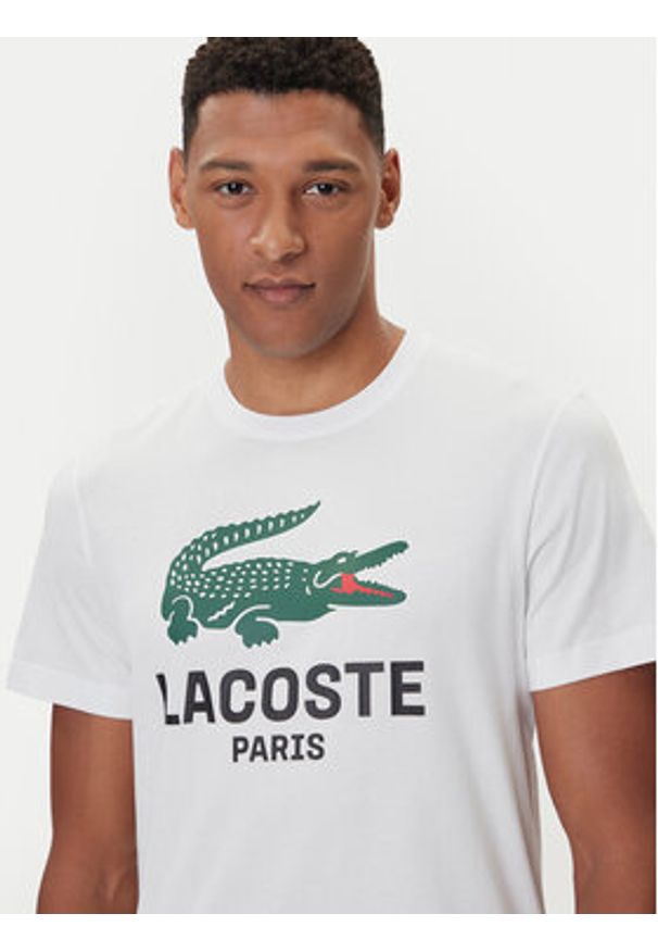 Lacoste T-Shirt TH5634 Biały Regular Fit. Kolor: biały. Materiał: bawełna