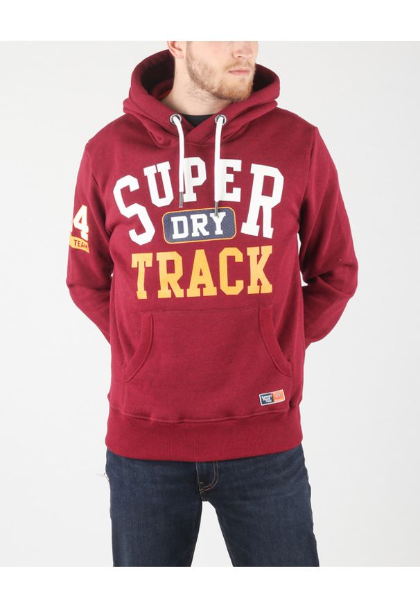 Superdry - SuperDry Bluza Czerwony. Typ kołnierza: kaptur. Kolor: czerwony. Materiał: poliester, bawełna. Długość: długie. Wzór: nadruk