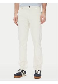 Wrangler Jeansy Greensboro 112362435 Beżowy Straight Fit. Kolor: beżowy