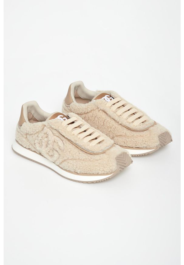 Dolce & Gabbana - Sneakersy damskie z futerkiem DOLCE & GABBANA. Materiał: futro