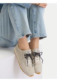 Guess Jeans Sneakersy EO-CS5262 Szary. Kolor: szary. Materiał: skóra, zamsz #1