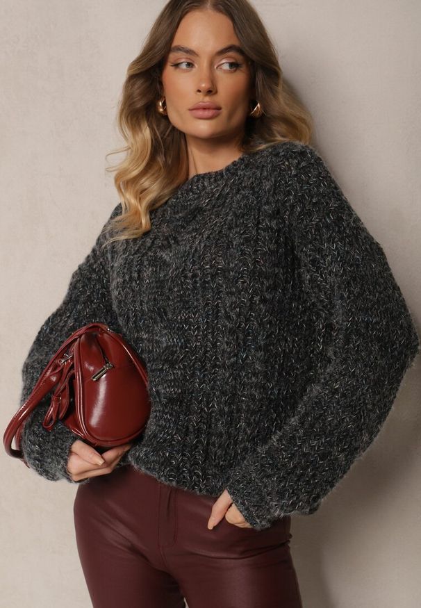 Renee - Czarny Sweter z Wełną Ozdobiony Tłoczeniem Ecrisevia. Okazja: na co dzień. Kolor: czarny. Materiał: wełna. Wzór: aplikacja. Styl: elegancki, casual