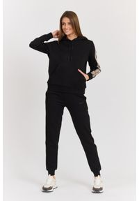 Guess - GUESS Czarna damska bluza Carla Hooded, Rozmiar XL. Okazja: na co dzień. Kolor: czarny. Materiał: poliester, bawełna. Długość rękawa: długi rękaw. Długość: długie. Styl: casual