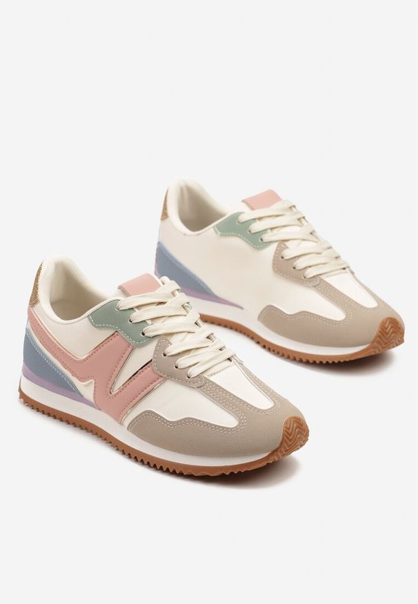 Renee - Różowe Sneakersy z Geometrycznym Wzorem i Metaliczną Wstawką Zolio. Okazja: na co dzień. Zapięcie: sznurówki. Kolor: różowy. Materiał: jeans. Wzór: geometria