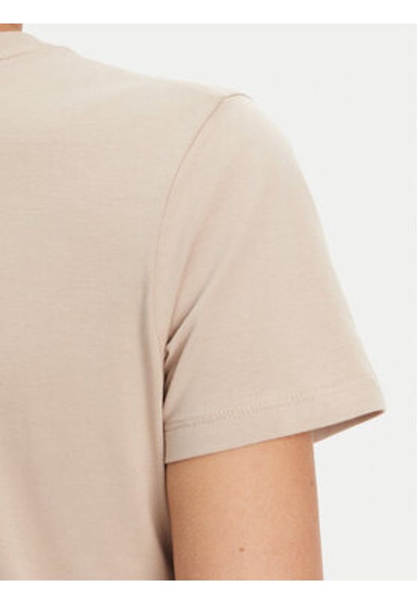 Guess T-Shirt V4YI09 J1314 Beżowy Regular Fit. Kolor: beżowy. Materiał: bawełna