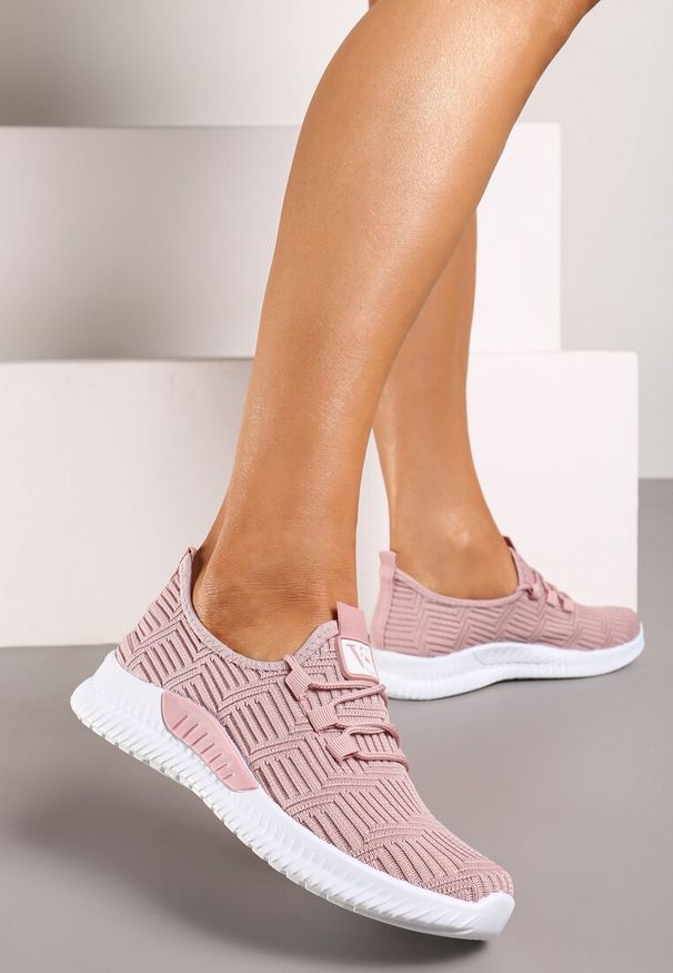 Born2be - Różowe Pudrowe Buty Sportowe Westtide. Wysokość cholewki: przed kostkę. Zapięcie: bez zapięcia. Kolor: różowy. Materiał: materiał. Szerokość cholewki: normalna