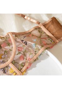 Intica - Komplet haftowanej bielizny z biustonoszem i majtkami tanga Dulina. Kolor: brązowy. Materiał: materiał. Wzór: haft #7