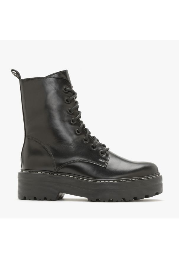 Ryłko - Sznurowane trzewiki w stylu combat boots na grubej podeszwie MARIKA. Nosek buta: okrągły. Kolor: czarny. Materiał: skóra