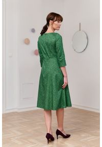 Marie Zélie - Sukienka Asteria Idella zielona. Kolor: zielony. Materiał: bawełna, skóra, materiał. Wzór: gładki. Typ sukienki: trapezowe. Styl: klasyczny #3