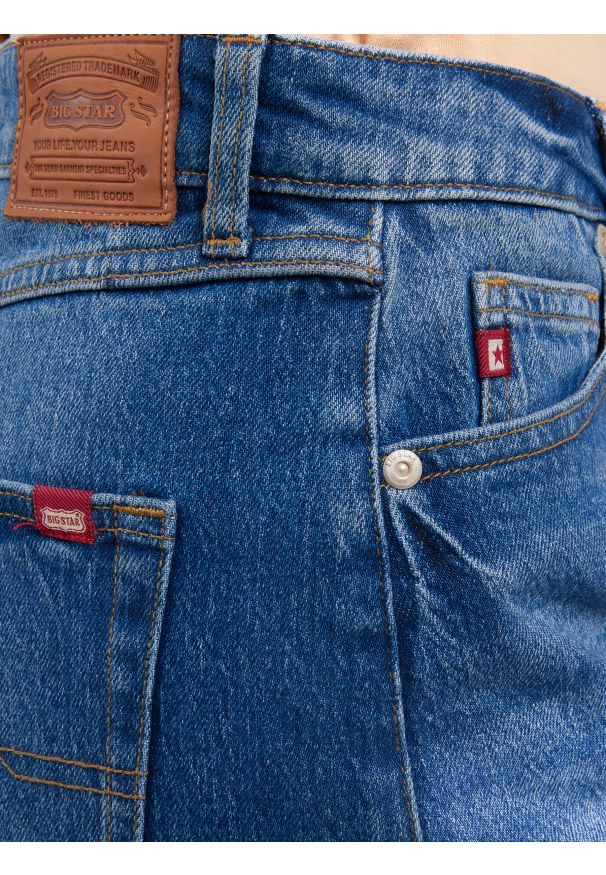 Big-Star - Szorty damskie jeansowe z kolekcji Authentic niebieskie Authentic Girl 369. Okazja: na co dzień. Stan: podwyższony. Kolor: niebieski. Materiał: jeans. Sezon: lato. Styl: wakacyjny, casual
