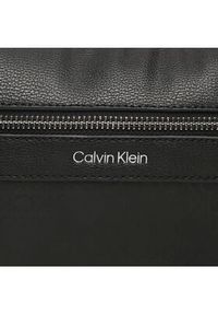 Calvin Klein Kosmetyczka Ck Elevated Washbag K50K510592 Czarny. Kolor: czarny. Materiał: materiał #3