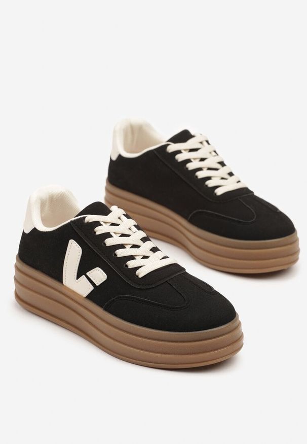 Born2be - Czarne Sneakersy w Stylu Tenisówek Ellienne. Okazja: na co dzień. Zapięcie: sznurówki. Kolor: czarny. Materiał: jeans