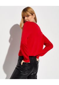 Burberry - BURBERRY - Czerwony sweter z kaszmiru. Kolor: czerwony. Materiał: kaszmir. Długość rękawa: długi rękaw. Długość: długie. Wzór: haft