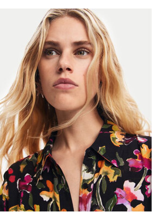 Desigual Sukienka koszulowa Fort Worth 24WWVW62 Kolorowy Regular Fit. Materiał: wiskoza. Wzór: kolorowy. Typ sukienki: koszulowe