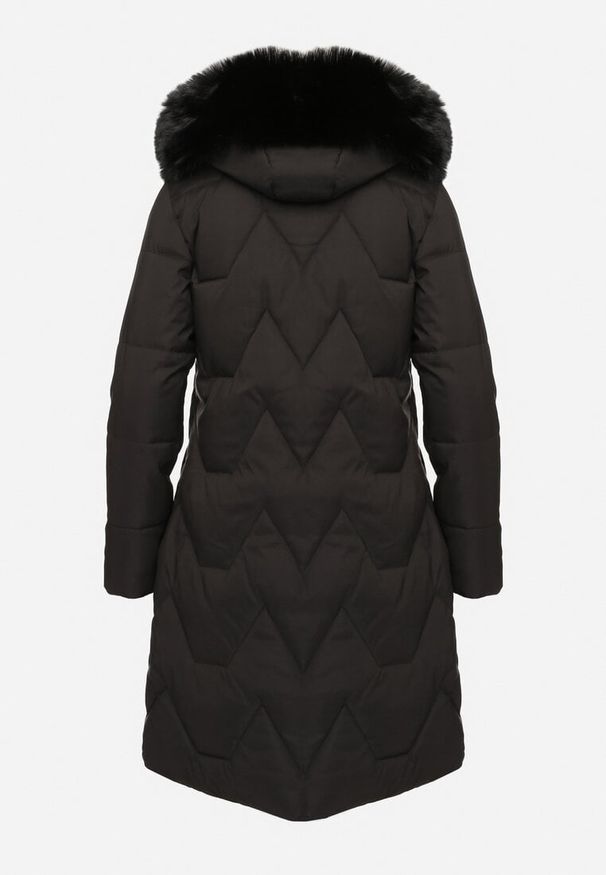 Born2be - Czarna Kurtka Pikowana o Długim Fasonie z Kapturem i Futrem Vertizola. Okazja: na spacer, na co dzień. Typ kołnierza: kaptur. Kolor: czarny. Materiał: futro. Długość: długie. Styl: casual, elegancki