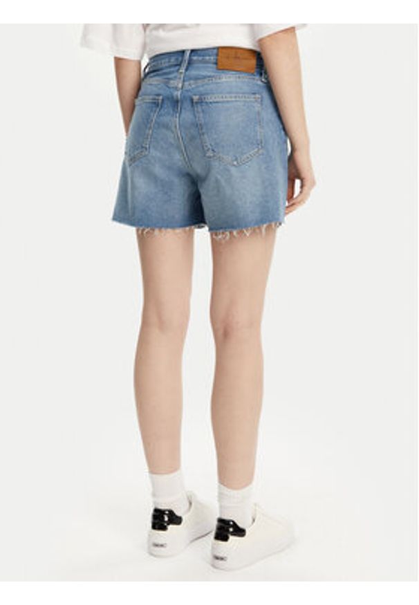 Calvin Klein Jeans Szorty jeansowe J20J225159 Niebieski Mom Fit. Kolor: niebieski. Materiał: bawełna