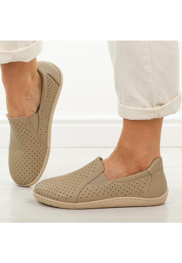 Beżowe skórzane półbuty damskie barefoot M.Daszyński Ol38-2. Okazja: na co dzień. Kolor: beżowy. Materiał: skóra. Szerokość cholewki: normalna. Sezon: wiosna, jesień, lato. Styl: casual, elegancki, sportowy, klasyczny