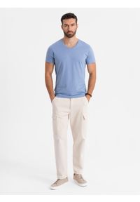 Ombre Clothing - Klasyczna męska bawełniana koszulka z dekoltem w serek BASIC – niebieska V20 - Rozmiar: L. Typ kołnierza: dekolt w serek. Kolor: niebieski. Materiał: bawełna. Styl: klasyczny #7