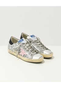 GOLDEN GOOSE - Sneakersy z różową gwiazdą Superstar. Kolor: szary. Materiał: guma. Wzór: aplikacja, nadruk #3