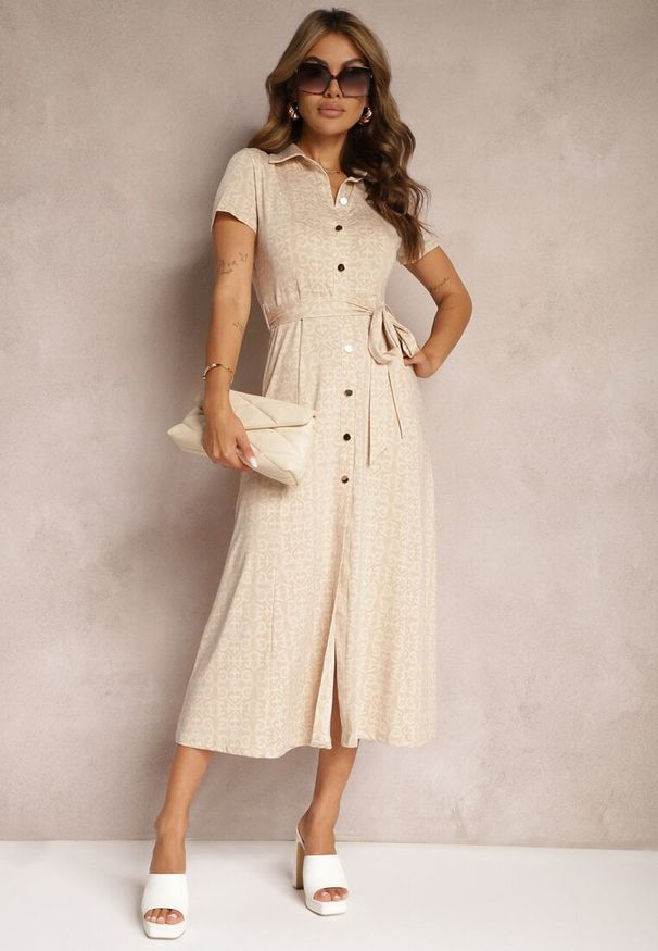 Renee - Beżowa Rozkloszowana Sukienka o Koszulowym Kroju z Guzikami i Materiałowym Paskiem w Talii Lranea. Okazja: na co dzień, na imprezę. Typ kołnierza: dekolt w kształcie V. Kolor: beżowy. Materiał: materiał. Długość rękawa: krótki rękaw. Sezon: lato. Typ sukienki: koszulowe. Styl: klasyczny, casual