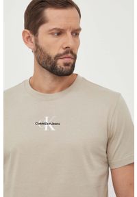 Calvin Klein Jeans t-shirt bawełniany kolor beżowy z nadrukiem. Kolor: beżowy. Materiał: bawełna. Wzór: nadruk. Styl: klasyczny #3
