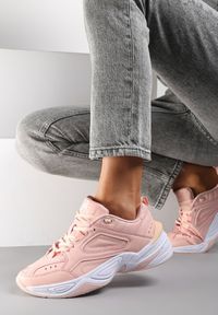 Renee - Różowe Sneakersy Proudcloud. Zapięcie: sznurówki. Kolor: różowy. Materiał: materiał. Szerokość cholewki: normalna. Wzór: nadruk, aplikacja #1