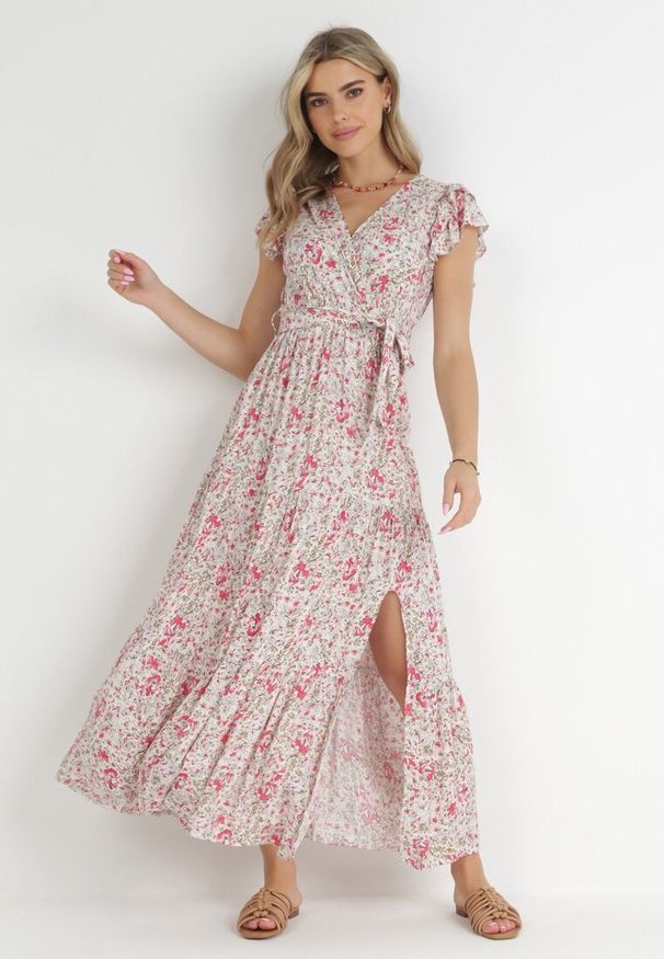 Born2be - Beżowo-Czerwona Sukienka Rhenosyne. Okazja: na co dzień. Kolor: beżowy. Materiał: materiał. Wzór: kolorowy, kwiaty. Sezon: lato. Typ sukienki: rozkloszowane, kopertowe. Styl: casual. Długość: maxi