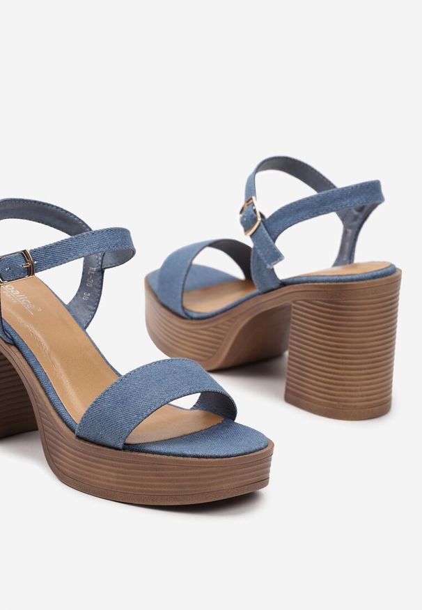 Renee - Niebieskie Sandały na Drewnianym Słupku i Platformie Blumeria. Okazja: na co dzień, na imprezę. Nosek buta: otwarty. Kolor: niebieski. Materiał: len. Sezon: wiosna, lato. Obcas: na platformie. Styl: casual