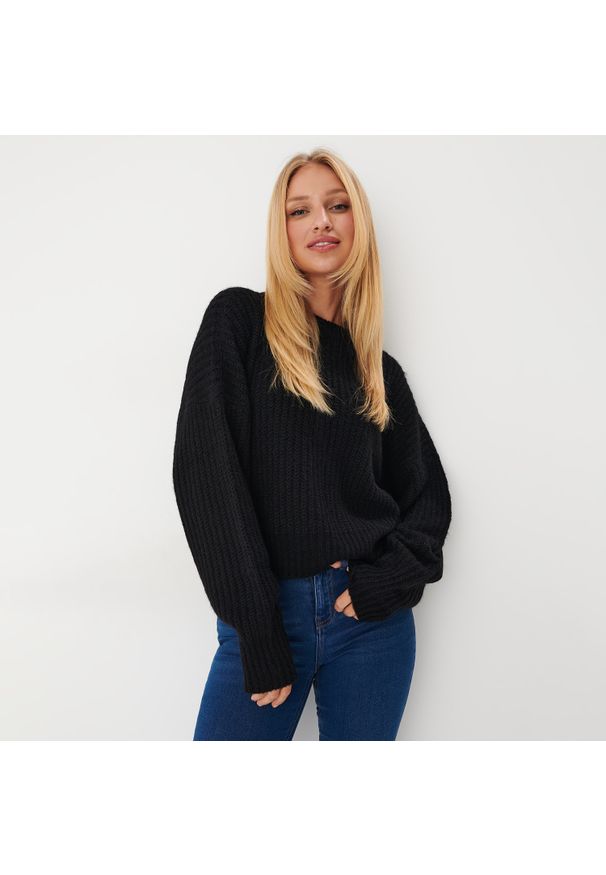 Mohito - Czarny sweter o luźnym kroju - Czarny. Kolor: czarny