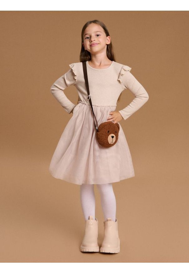 Sinsay - Prążkowana sukienka z tiulem - kremowy. Kolor: kremowy. Materiał: tiul, prążkowany