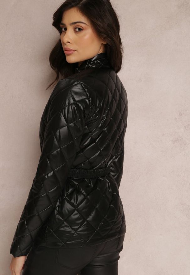 Renee - Czarna Kurtka Hesede. Kolor: czarny. Materiał: tkanina. Wzór: aplikacja. Styl: elegancki