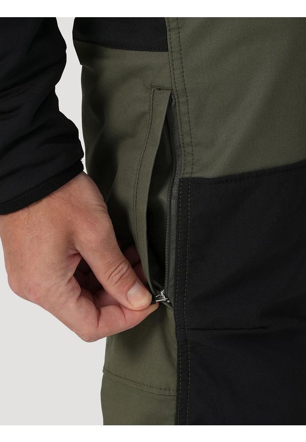 Wrangler - WRANGLER ATG REINFORCED SOFTSHELL PANT MĘSKIE SPODNIE MATERIAŁOWE DUSTY OLIVE WC3TAWX45 112324341. Materiał: materiał, softshell