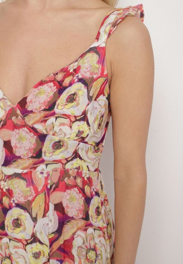 Born2be - Czerwona Rozkloszowana Sukienka z Wiskozy w Kwiatowym Wzór Redeelle. Okazja: na co dzień. Kolor: czerwony. Materiał: wiskoza. Wzór: kwiaty. Typ sukienki: rozkloszowane. Styl: casual, elegancki