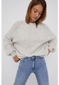 Answear Lab Sweter z domieszką wełny damski kolor kremowy ciepły. Okazja: na co dzień. Kolor: beżowy. Materiał: wełna. Długość rękawa: długi rękaw. Długość: długie. Styl: wakacyjny #1