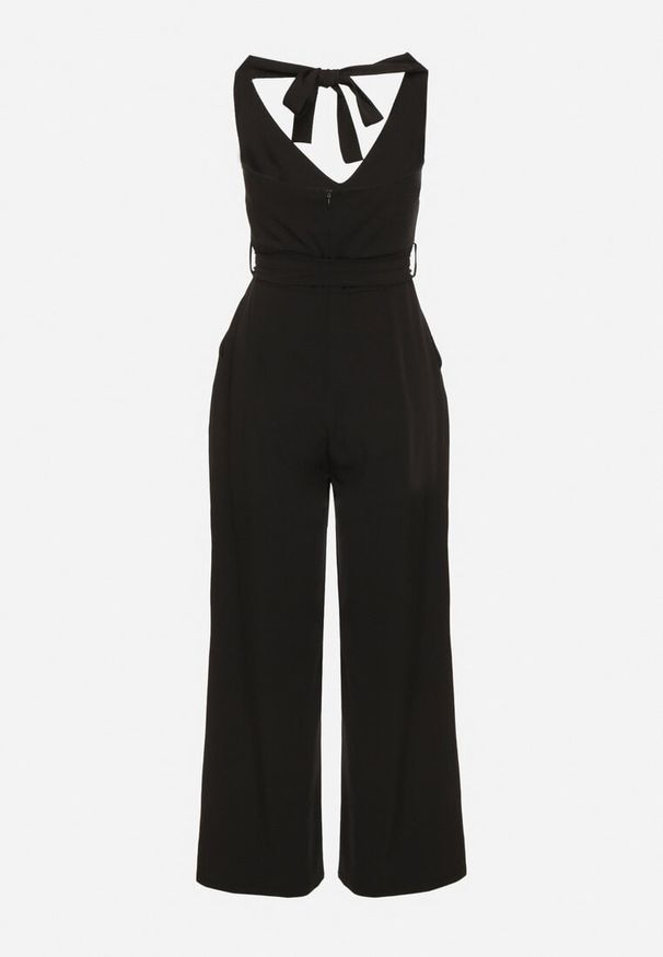 Born2be - Czarny Taliowany Kombinezon z Paskiem Wiązaniem i Odkrytymi Plecami Malurea. Okazja: na imprezę, na co dzień. Kolor: czarny. Materiał: jeans. Sezon: lato. Styl: casual