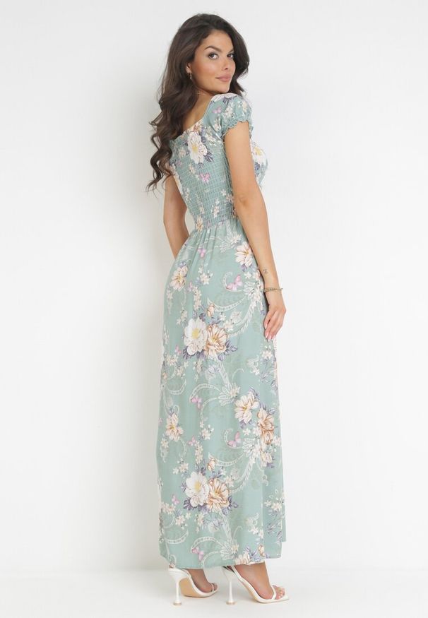 Born2be - Jasnozielona Sukienka Maxi w Kwiaty z Ozdobnym Wiązaniem przy Dekolcie i Krótkimi Rękawami Paninthe. Kolor: zielony. Materiał: tkanina. Długość rękawa: krótki rękaw. Wzór: kwiaty. Długość: maxi