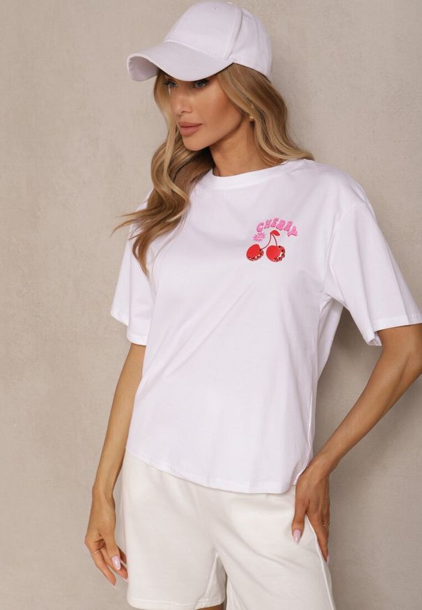 Renee - Biały T-shirt z Bawełną Wzorem Wiśni i Cyrkoniami Linavella. Okazja: na co dzień. Kolor: biały. Materiał: bawełna. Styl: casual, elegancki