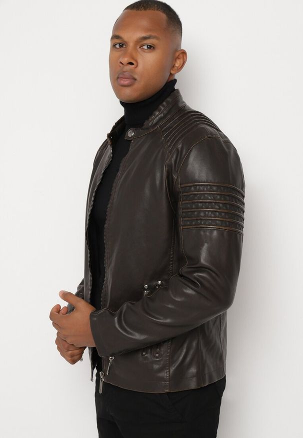 Born2be - Brązowa Kurtka Ramoneska z Tłoczonymi Paskami Anselia. Okazja: na co dzień, na spotkanie biznesowe. Kolor: brązowy. Materiał: jeans. Styl: biznesowy, casual, elegancki, klasyczny