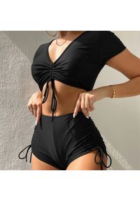 Intica - Strój kąpielowy z szortami i crop topem szybkoschnący na plażę Rutt. Kolor: czarny. Materiał: tkanina, materiał. Długość: krótkie