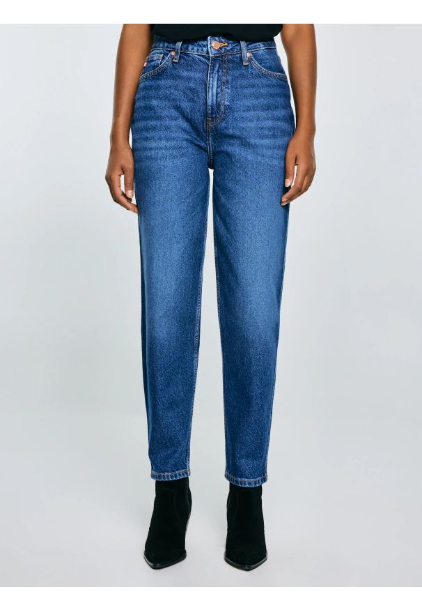 Big-Star - Jeansy damskie mom jeans niebieskie Silla 620. Okazja: na co dzień. Stan: podwyższony. Kolor: niebieski. Styl: casual, elegancki
