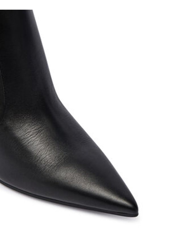 Guess Kozaki FLFNRL LEA11 Czarny. Kolor: czarny. Materiał: skóra