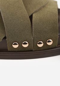 Born2be - Zielone Klapki z Przeplatanymi Paskami i Nitami przy Podeszwie Marivyn. Okazja: na co dzień, na randkę. Kolor: zielony. Materiał: len. Sezon: lato. Styl: casual, elegancki #5