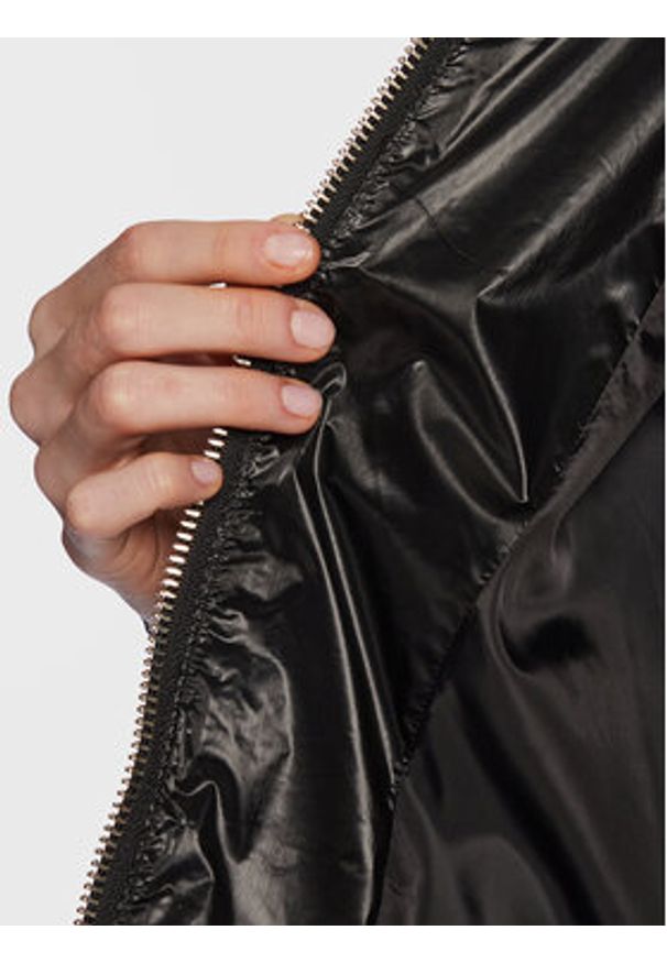 Liu Jo Sport Kurtka zimowa TF2177 T3148 Czarny Regular Fit. Kolor: czarny. Materiał: puch, syntetyk. Sezon: zima. Styl: sportowy