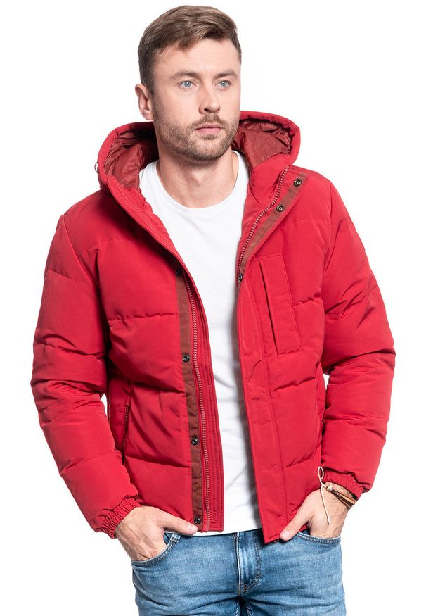 Wrangler - KURTKA ZIMOWA WRANGLER THE BODYGUARD RED W4C8WWX47 112129108. Materiał: puch. Sezon: zima