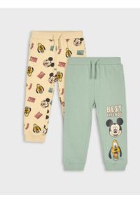 Sinsay - Ocieplane spodnie dresowe jogger Mickey Mouse - zielony. Kolor: zielony. Materiał: dresówka. Wzór: motyw z bajki #1