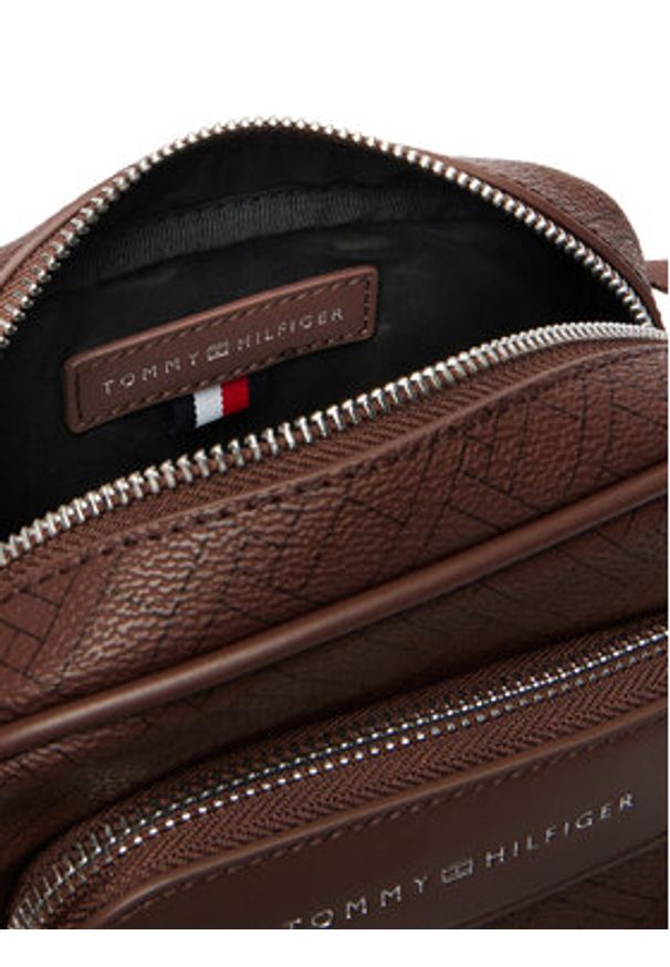 TOMMY HILFIGER - Tommy Hilfiger Saszetka Th Flag Monogram Mini Reporter AM0AM14138 Brązowy. Kolor: brązowy. Materiał: skóra