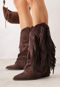 Born2be - Brązowe Botki Typu Kowbojki na Obcasie z Wywiniętą Cholewką i Frędzlami Uemiris. Okazja: na co dzień. Kolor: brązowy. Materiał: skóra, jeans. Szerokość cholewki: normalna. Wzór: gładki. Obcas: na obcasie. Styl: casual. Wysokość obcasa: średni #3